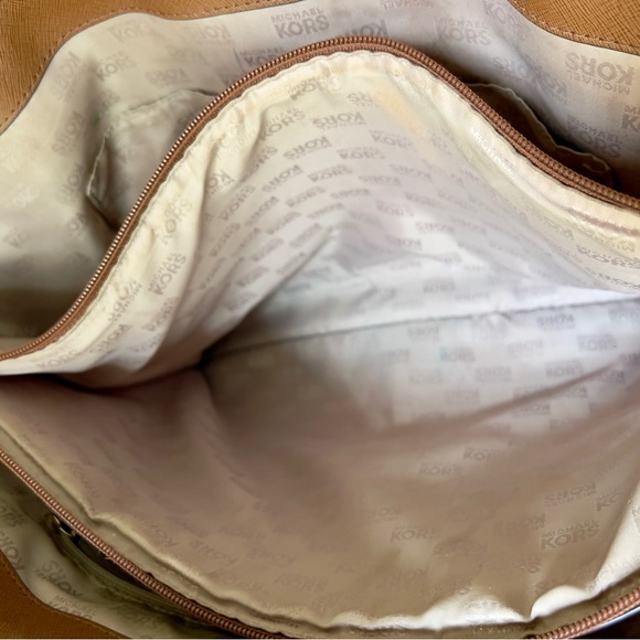 Michael Kors | Quinn Large East-West Tote Bag - Picture 14 of 15